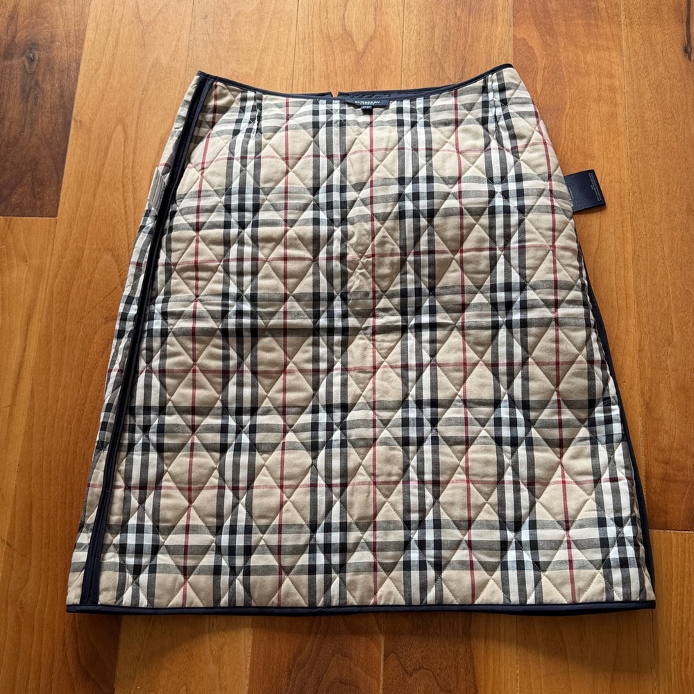 Burberry Quilted A-Line Skirt in Navy Blue - Picture 8 of 11